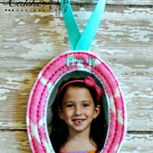 In The Hoop Oval Wallet Sized Picture Frame Embroidery Design